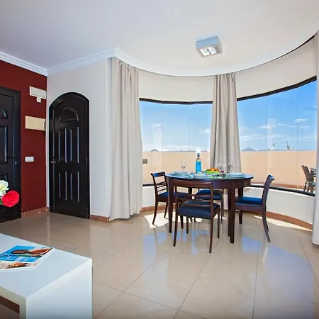 Riviera Park, 2 Bed * Puerto del Carmen (Lanzarote)