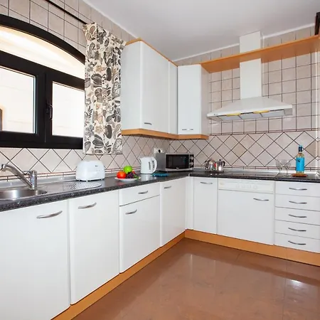 Appartement Riviera Park, 2 Bed Puerto del Carmen (Lanzarote)